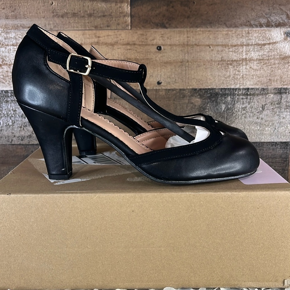 JOURNEE COLLECTION Women’s 8 Black Mary Jane Olina Round Toe Block Heel Pumps